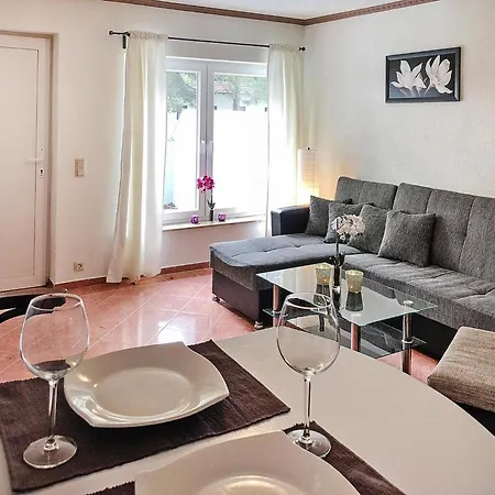 Appartement Mit Terrasse In Sommersdorf, Cleaning Included *